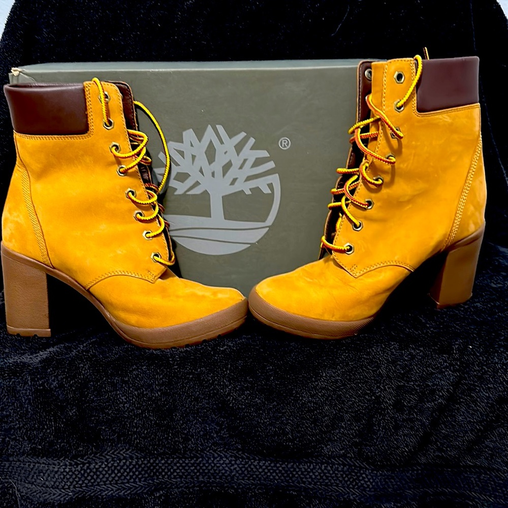 TIMBERLAND BOOTS